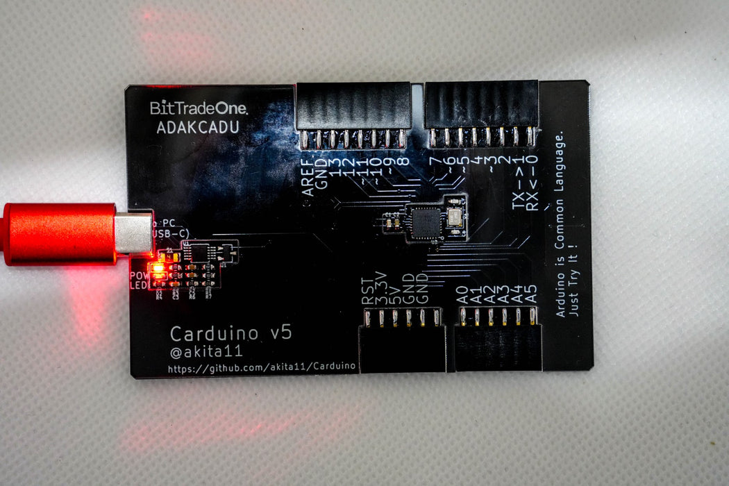 ADAKCADU Carduino クレジットカードサイズのフィジカルコンピュータ