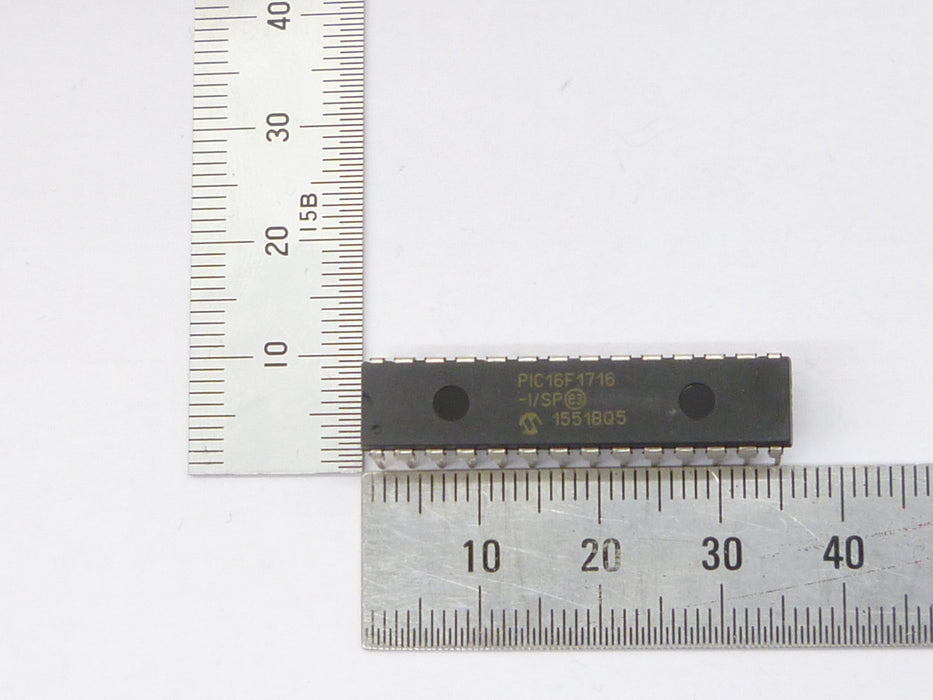 b00928 PIC16F1716-I/SP 8-bit Flash Microcontroller